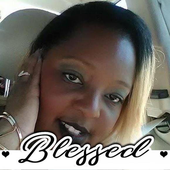 Meet your Posher, Leonara - Picture 1 of 1